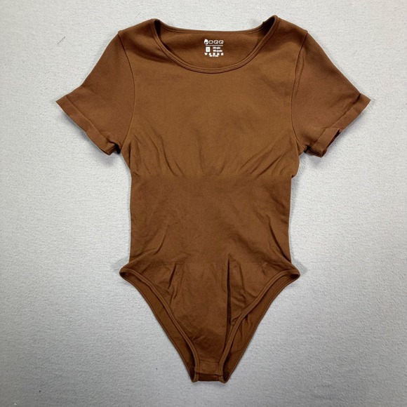 OQQ Tops - OQQ Bodysuit Women Medium Excellent Brown Ribbed Short Sleeve Crew Neck Seamless